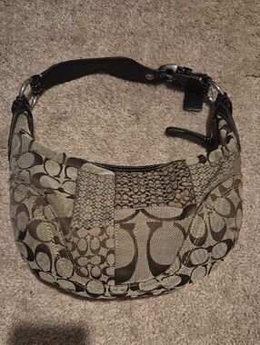 **PLEASE READ**                              Vintage Coach Patchwork Soho